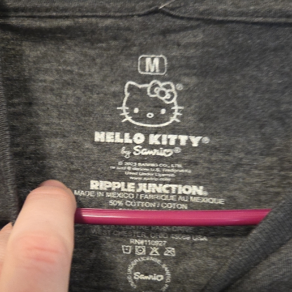 Hello Kitty Tee - Picture 2 of 5